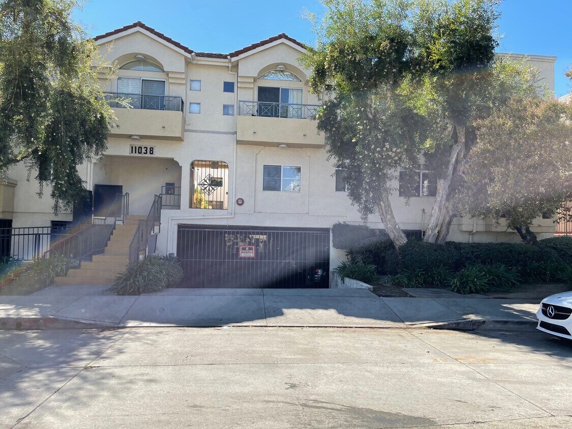 11038 Camarillo St Unit 8, North Hollywood, CA 91602 Condo for Rent