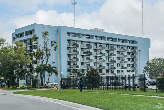 Building Photo - Robert Sharp Towers Two