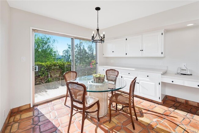 Foto del edificio - 24971 Kit Carson Rd