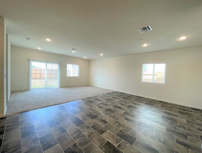 Building Photo - 4211 Candle Ct