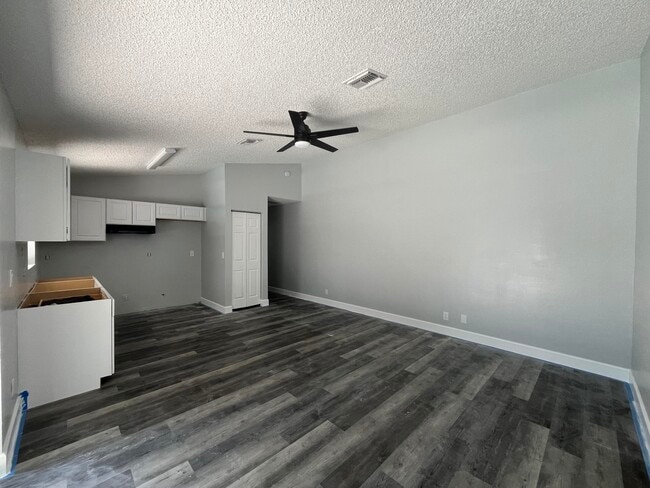 Building Photo - 1573 Hawthorne Pl