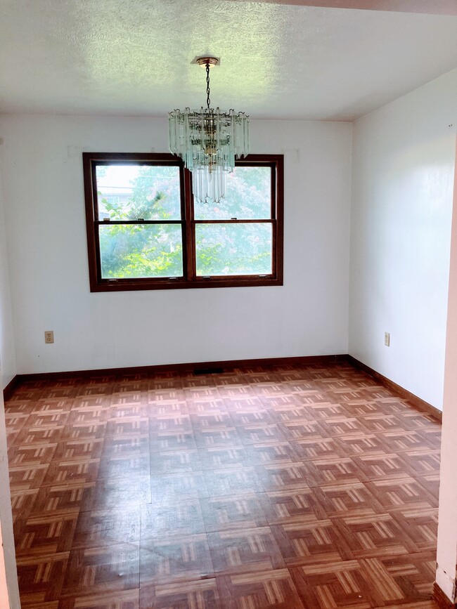 Foto del edificio - 320 Crestwood Dr