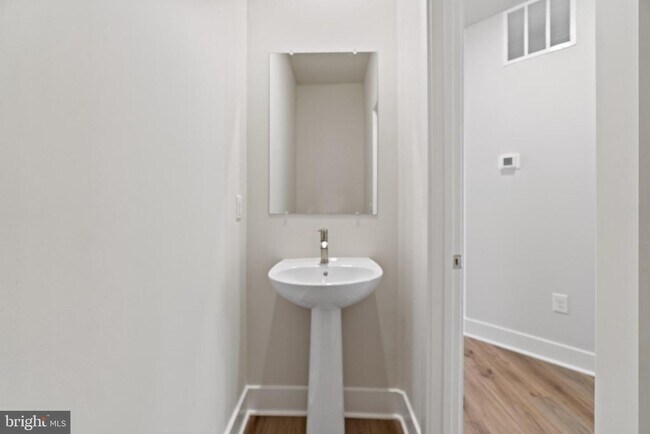 Foto del edificio - 504 Waters Landing Dr