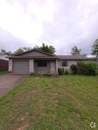 Building Photo - 604 Twin Oaks Dr