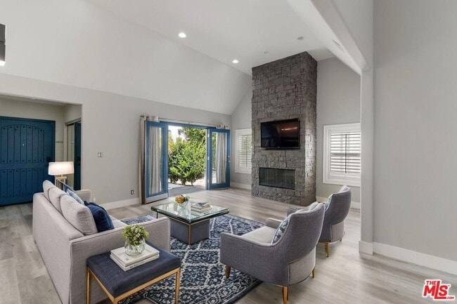 Building Photo - 1112 S Highland Ave