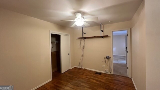 Building Photo - 3060 Valley Cir