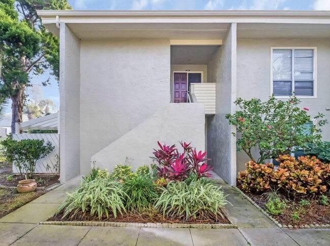 Building Photo - 616 Windrush Bay Dr