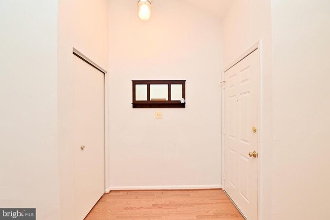 Building Photo - 10048 Wood Sorrels Ln