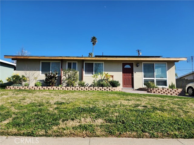 Primary Photo - 833 N Lilac Ave