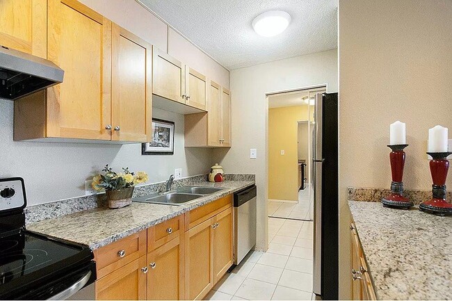 Photo - 2500 S York St Apartment