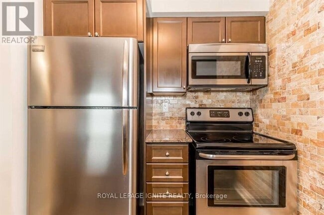 Building Photo - 215 Queen St E