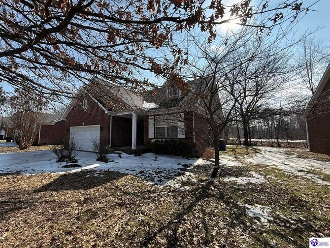 Foto del edificio - 115 Twin Oaks Dr