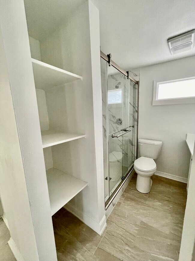 Foto del edificio - 9305 River Ln