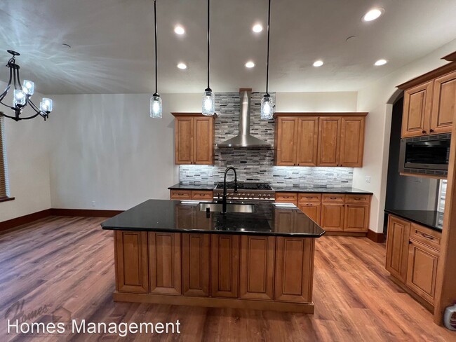 Building Photo - 3 br, 2.5 bath House - 13815 Woods Valley Ct