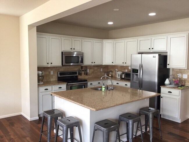 Foto del edificio - Beautiful 4 Bed 2.5 Bath Home in Observato...