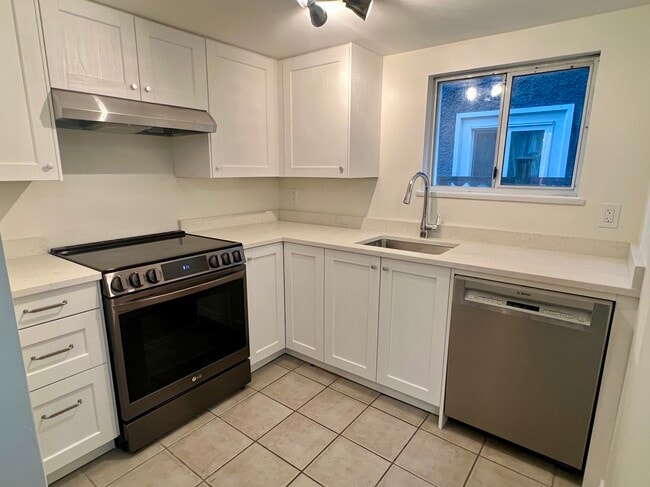 Building Photo - 3285 8th Av W