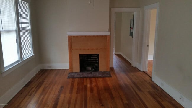 Building Photo - 2700 Myra St