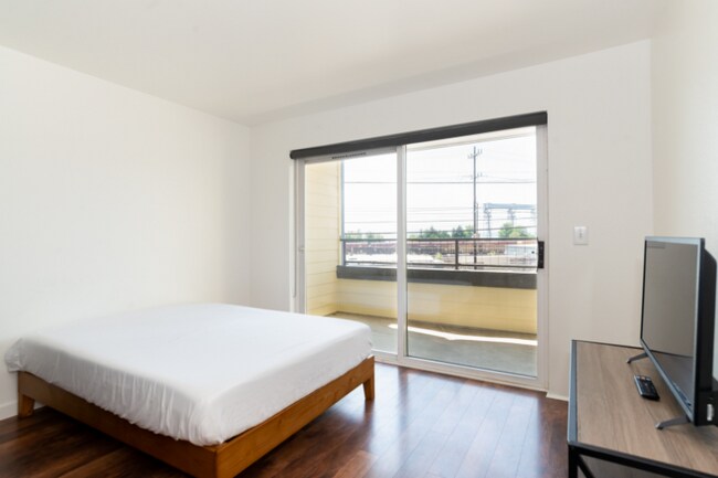 Foto del edificio - 500 Elliott Ave W