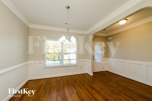 Building Photo - 335 High Knoll Drive