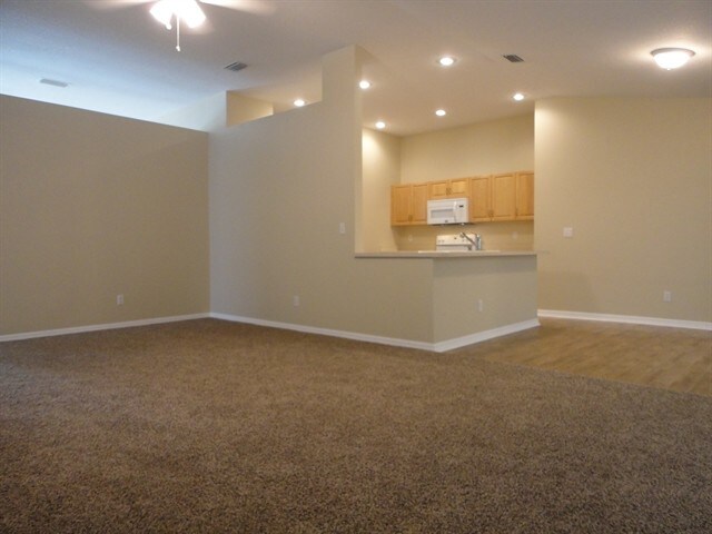 Building Photo - 2617 Brookville Drive