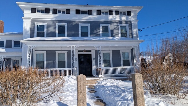 Building Photo - 21 Greenman Ave