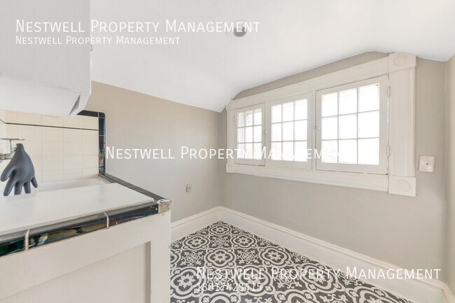 Foto del edificio - $250 OFF 1ST MONTH'S RENT! Charming 1-bed ...