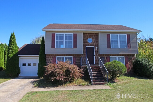 Building Photo - Single-Family Home in Thomas Harrison Midd...