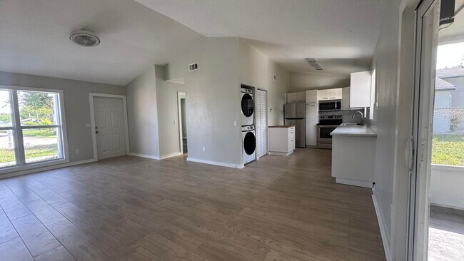 Foto del edificio - 8395 Garden Gate Pl