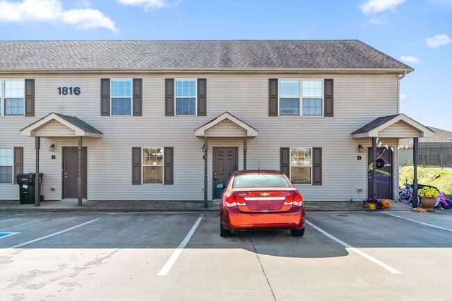 Building Photo - 1816 Beckett Dr