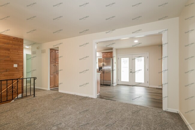 Foto del edificio - 548 Goldwood Dr