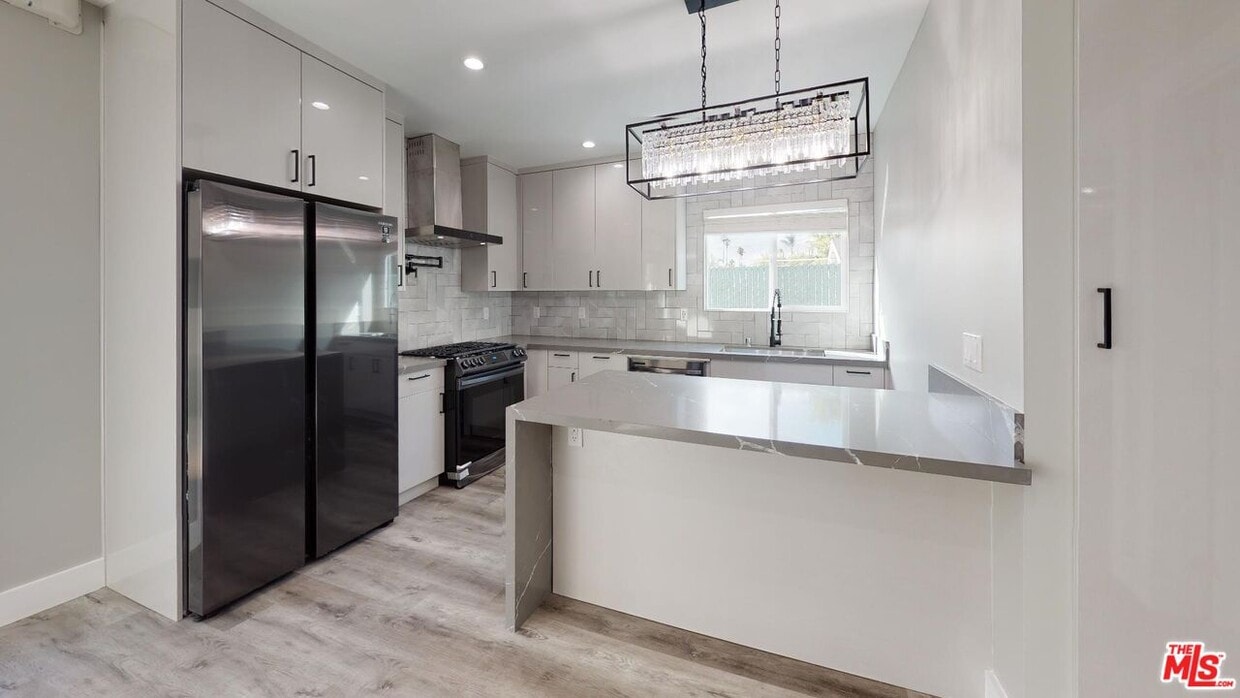 Foto principal - 2123 S Orange Dr