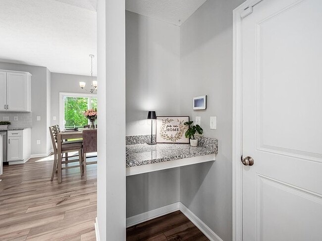 Building Photo - 9222 Ash Grove Dr
