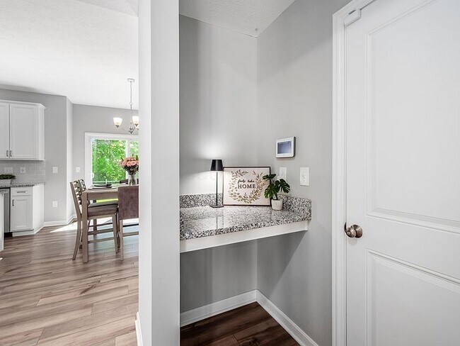 Foto del edificio - 9222 Ash Grove Dr
