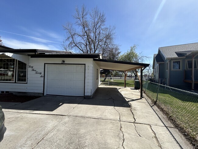 Foto del edificio - 3326 Winchell Ln
