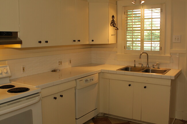 Kitchen view - 1074 Country Club Drive