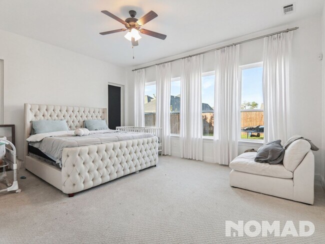 Foto del edificio - 6 Bedroom Single Family Home in Wylie