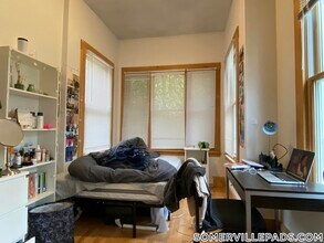 Building Photo - 76 Curtis St