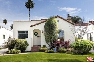 Building Photo - 2138 Overland Ave