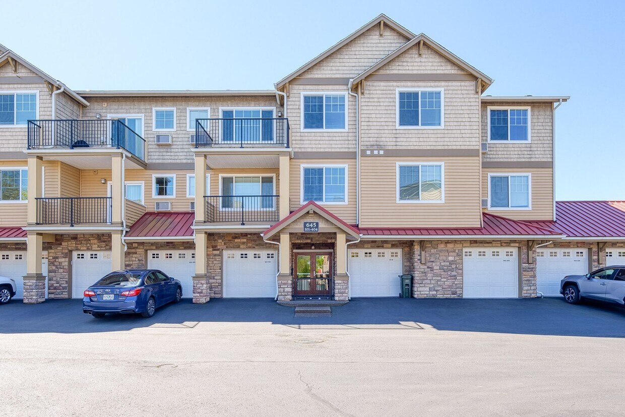 *Spectacular Light & Bright Updated 2 BD* ... - *Spectacular Light & Bright Updated 2 BD* ...