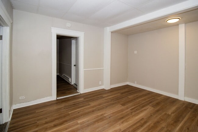 Building Photo - 2947 E 57th St