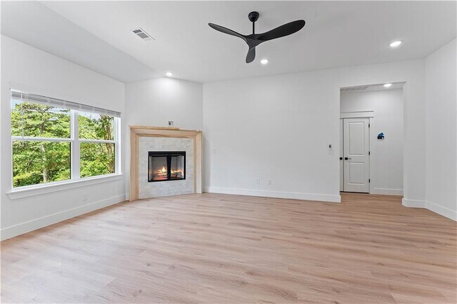 Building Photo - 17 Westmorland Dr