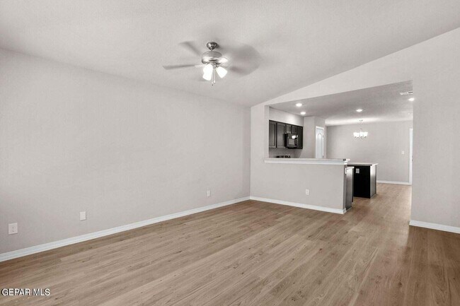 Foto del edificio - 14581 Firewheel Ave