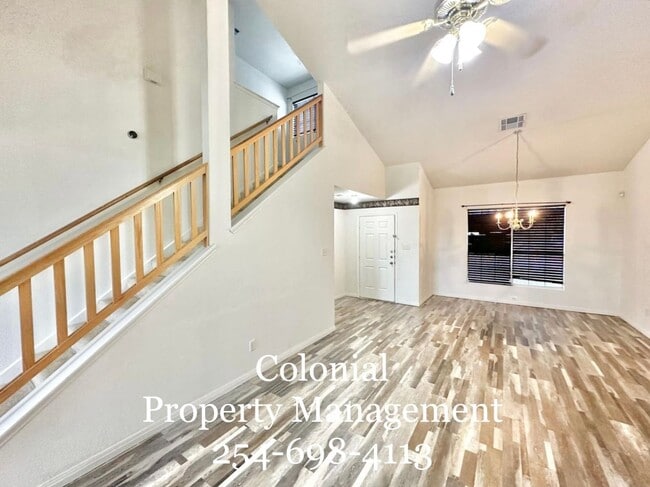 Building Photo - 4201 Thunder Creek Dr