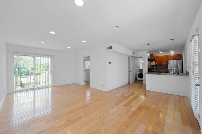Foto del edificio - 1313 E 52nd St