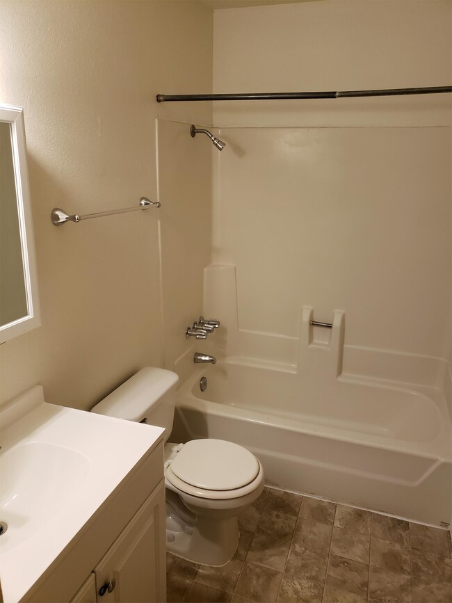 Building Photo - 1690 Bramble Pl