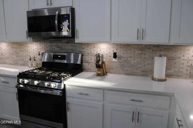 Foto del edificio - 754 Flexford St