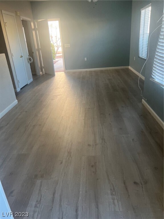 Building Photo - 3400 Cabana Dr