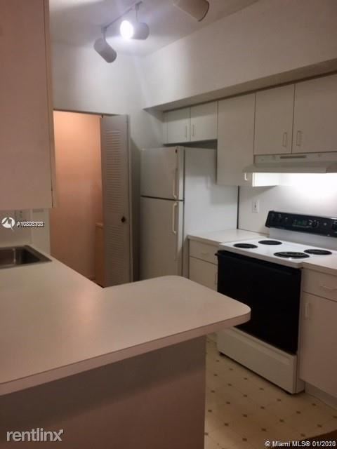 Foto del edificio - 2 br, 2 bath  - 3231 Sabal Palm Mnr Apt 101