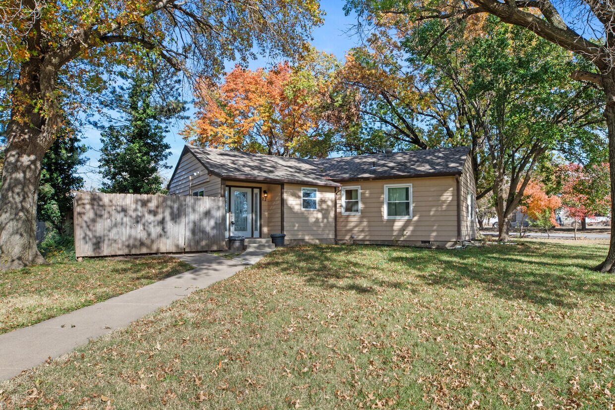 Foto principal - 22 E Hawthorne St