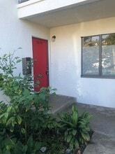 Building Photo - 3048 Luna Dr